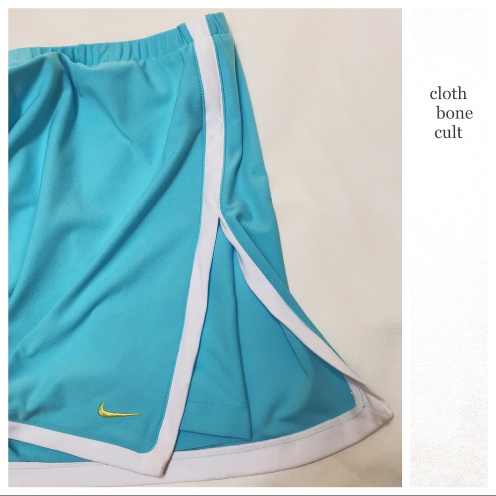 ✨NWT✨ NIKE Turquoise & White TENNIS SKIRT 🎾